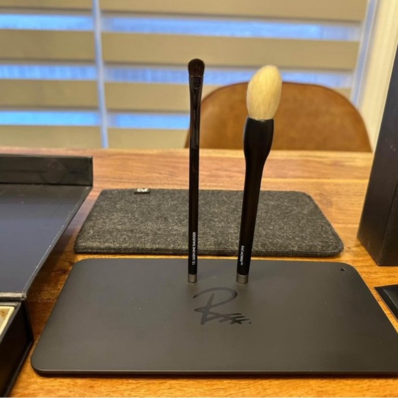 Rae Morris Make-up Brush set - Picture 5 of 8